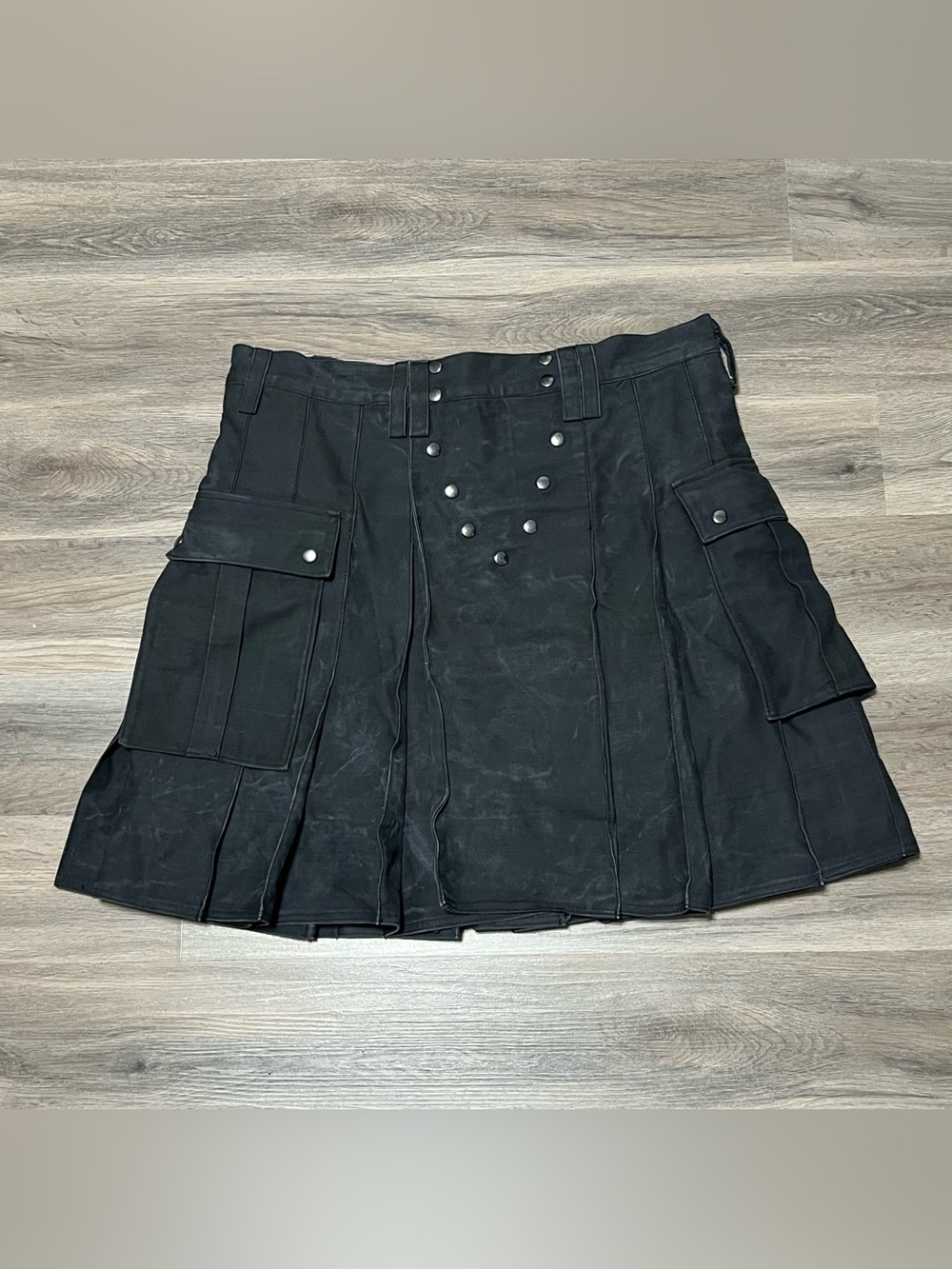 Pride Utility Kilt 44 Cotton Black Gray Cargo Pockets Snap Closure Pleated Goth
